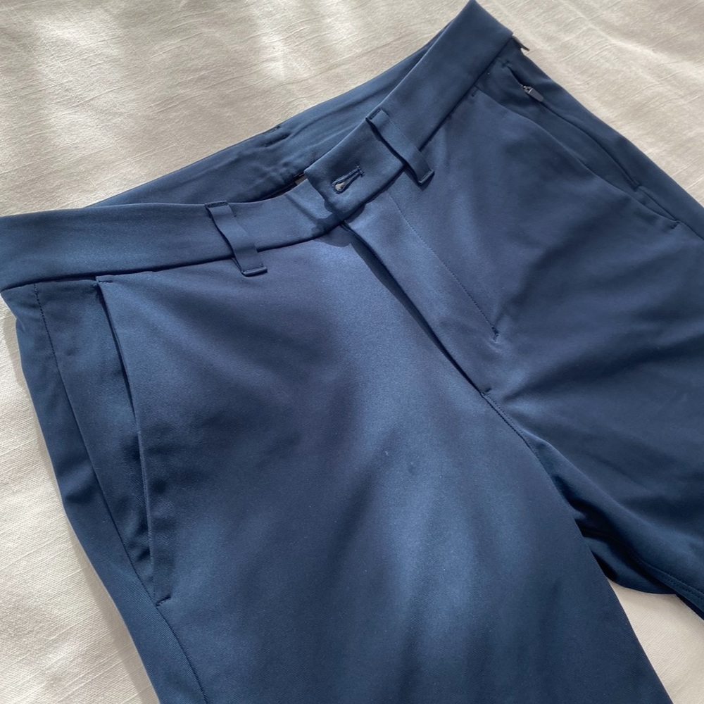 Lululemon Commission Slim Fit Pant Warpstreme Online Only. Size 30/32. Navy.